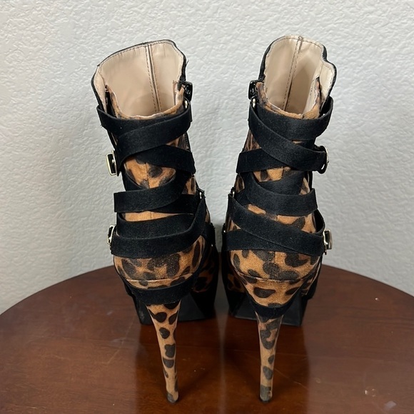Anne Michelle Animal Print Cheetah Platform Stiletto Heels Size 8 - Picture 5 of 10